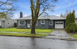 1084 24TH St, Salem, OR 97301