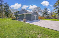 3877 APPLE Lane, OSHKOSH, WI 54902