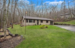 W9517 Parkway Drive, Poynette, WI 53955