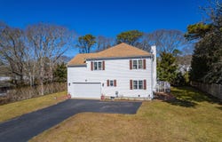 2 Centerville Avenue, Centerville, MA 02632