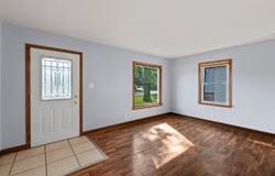 4467 S Nicholson Ave, Saint Francis, WI 53235