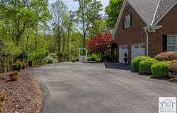 305 Hunt Woods Dr, Martinsville, VA 24112