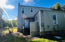 233 Leicester Court, Detroit, MI 48202