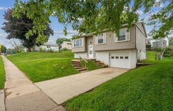 2533 Marywood, Dubuque, IA 52001
