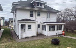 1411 E 4th St, Duluth, MN 55805