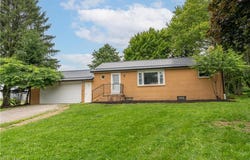 14867 Cenfield Street NE, Alliance, OH 44601