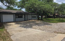 18215 Center ST, Jonestown, TX 78645