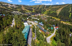 87 Cornice Ct, Sandpoint, ID 83864