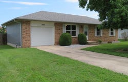 1007 E Parkview Street, Ozark, MO 65721
