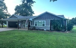 404 Nixon RD, Lavaca, AR 72941