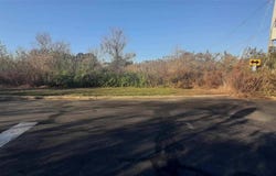 100 Austin, Copiague, NY 11726
