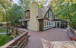 7146 Moss Drive, Swiftwater, PA 18370