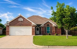 512 Westgate Drive, Aledo, TX 76008