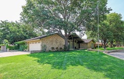 402 Carson Avenue, Dumas, TX 79029-3430