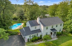 32 Stone Fence Rd, Bernardsville Boro, NJ 07924-1714