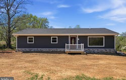 22064 YELLOWBOTTOM, LIGNUM, VA 22726
