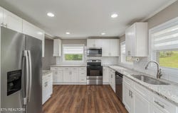641 Pennsylvania Ave, Oak Ridge, TN 37830