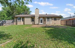 900 Hollow Creek Road, Burleson, TX 76028