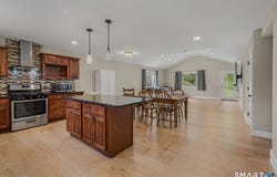 520 Boston Post Road, Waterford, CT 06385