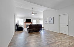 820 W 30th Street, Lawrence, KS 66046
