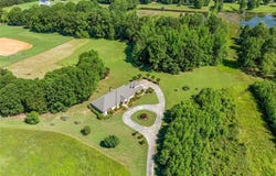 226 EUHARLEE FIVE FORKS Road, Kingston, GA 30145