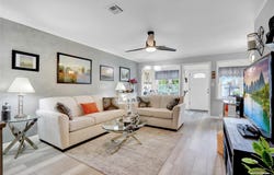 277d Berwick ct, Ridge, NY 11961