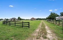 130 Cotton Rows LN, Taylor, TX 76574