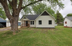 1609 5th Avenue N, Estherville, IA 51334