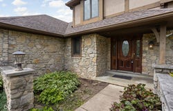 3818 S Creekside Drive, New Palestine, IN 46163