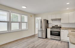 17-1 Parkers Ln, Waltham, MA 02453