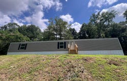 8614 HONEYSUCKLE Ln, Warrior, AL 35180