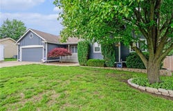 2721 SW Herefordshire Road, Topeka, KS 66614