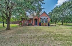 304 Janis Lane, Krugerville, TX 76227