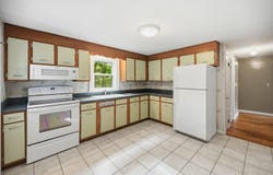 7 Fran Avenue, Plaistow, NH 03865