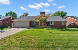 1111 S Renaud Road, Grosse Pointe Woods, MI 48236