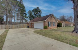 122 Corley Circle, Wake Village, TX 75501