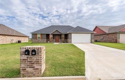 112 Countryside WY, Pocola, OK 74902