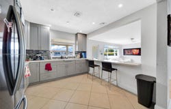 1360 W 4th Ln, Hialeah, FL 33010