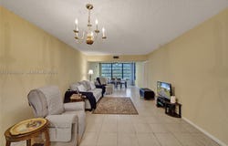 1713 Whitehall Dr, Davie, FL 33324