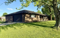 1328 N 300 E, Anderson, IN 46012