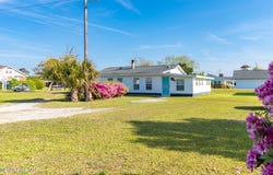 187 Mullens Drive, Harkers Island, NC 28531