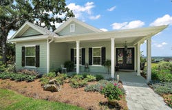 622 W 11TH AVENUE, MOUNT DORA, FL 32757