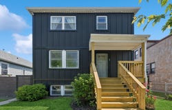 4825 W Ainslie Street, Chicago, IL 60630