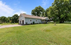 322 E Drive Street, Clever, MO 65631
