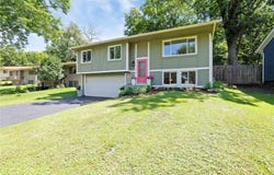 6795 Woodhill Trail, Eden Prairie, MN 55346