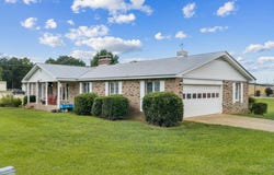 3 Monroe St, Tishomingo, MS 38873