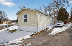 154 Preswick, Temperance, MI 48182