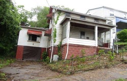 445 4th St, Freedom, PA 15042