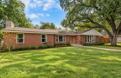 2625 Old Oaks Drive, Waco, TX 76710