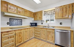 1199 N Terry St, Eugene, OR 97402